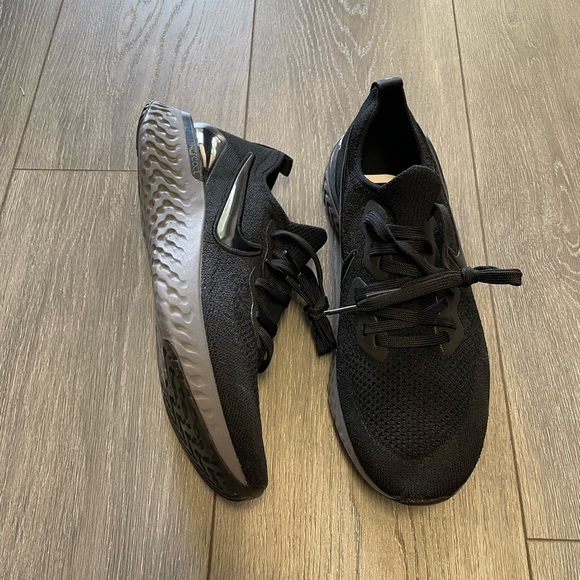 NEW Nike Epic React Flyknit 2 Black Anthracite Running BQ8928-001 Mens - Picture 2 of 12